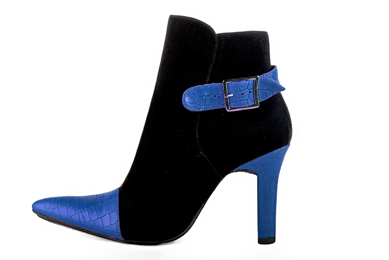 Matt black and electric blue women's dress handbag, matching pumps and belts. Rear view - Florence KOOIJMAN